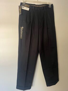 Men’s Savane Navy Pleated Dress Pants, relaxed fit. Size 32x30.